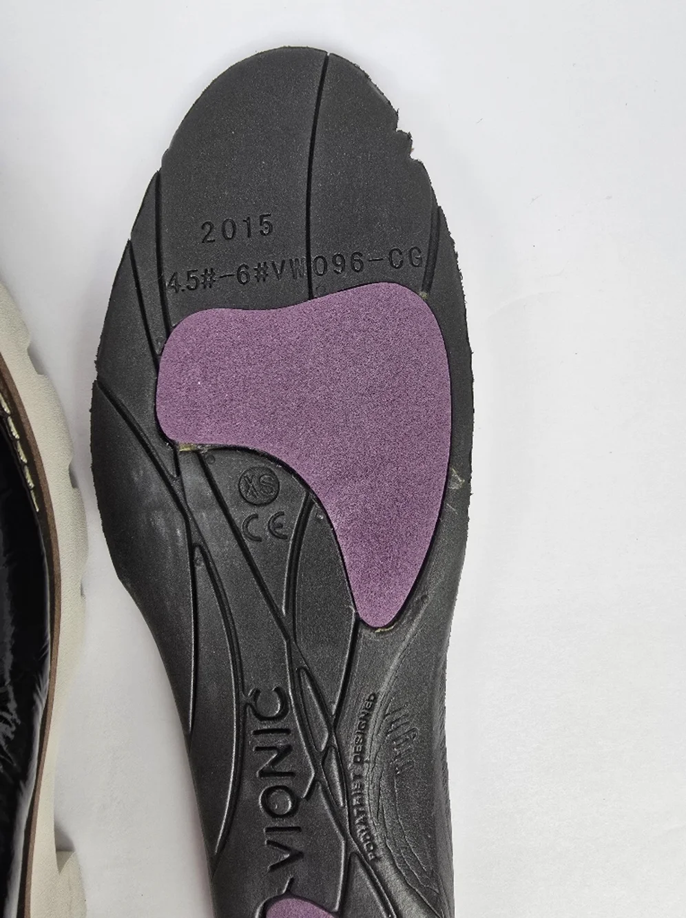 Vionic black patent